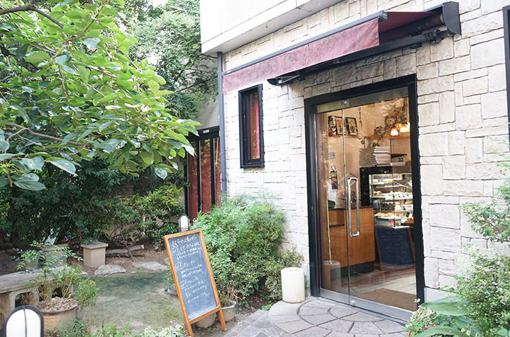 店の外観